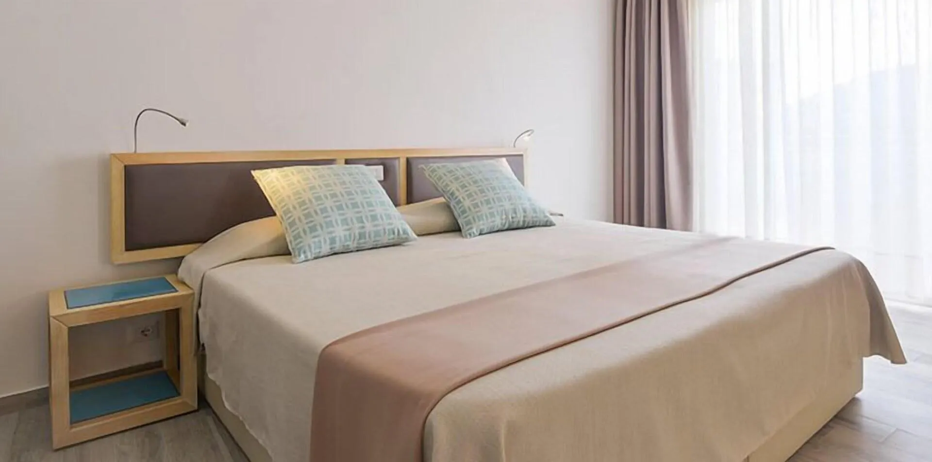 Otel Baia Di Conte Resort Alghero